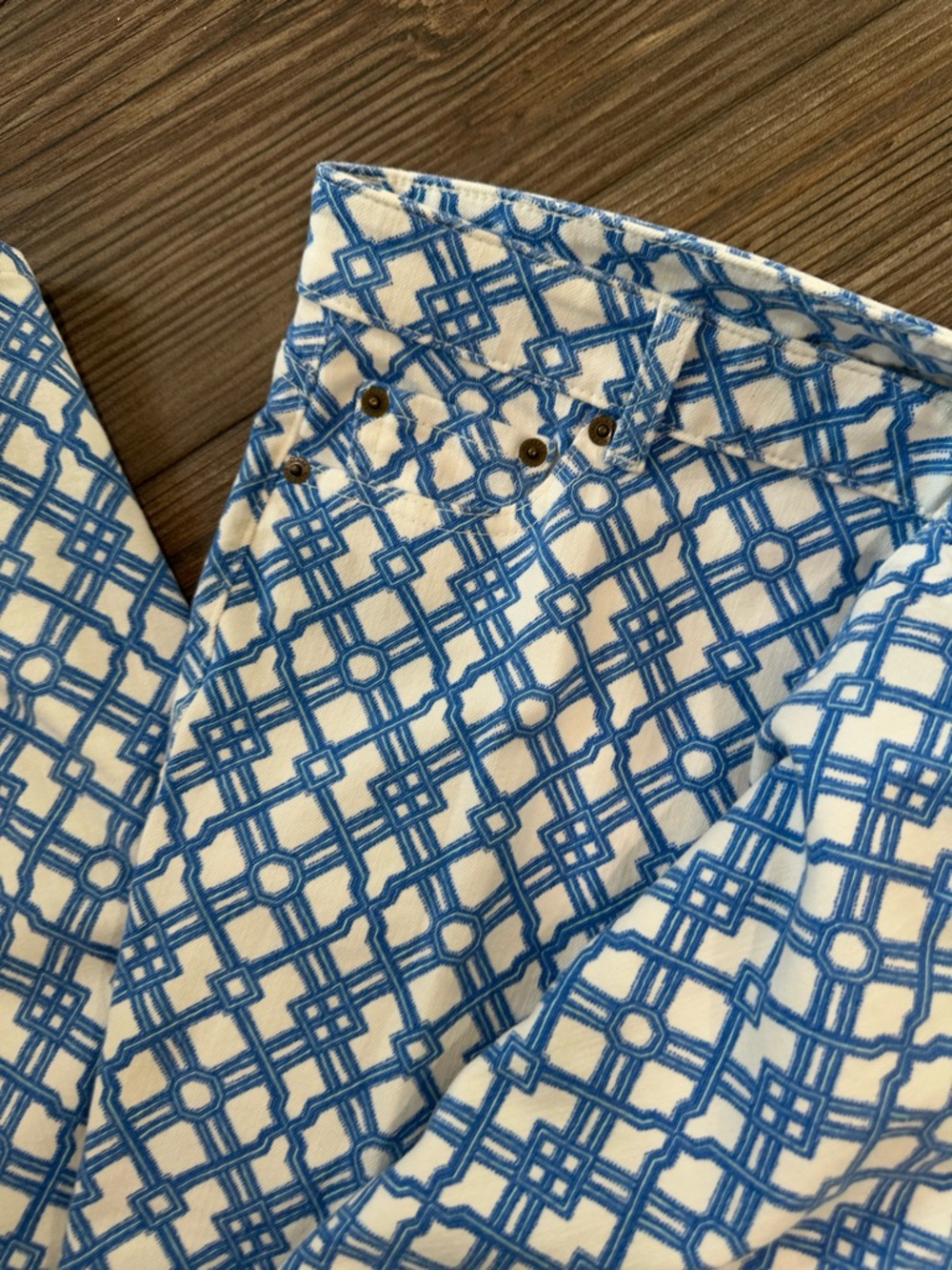 Vineyard Vines Blue & White Lattice Ankle Jeans - Picture 3 of 10